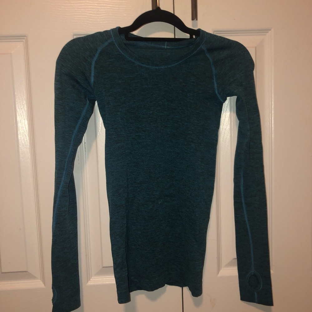 Size 2 lulu lemon long sleeve top